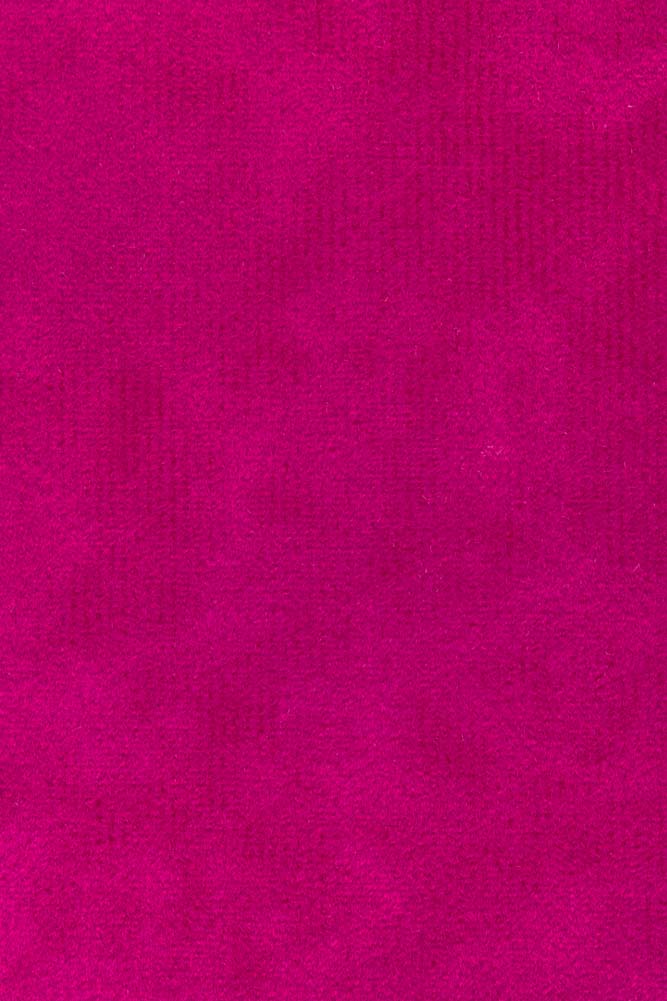 Le fauteuil Edie In Luxe en velours Needlecord rose Harry