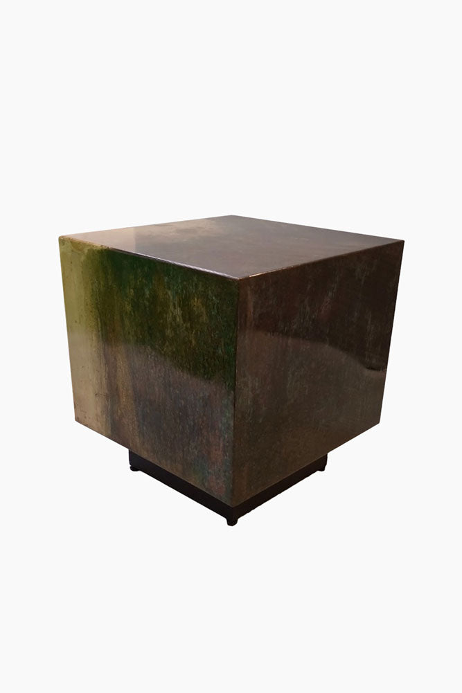 Belle table d'appoint en métal bruni