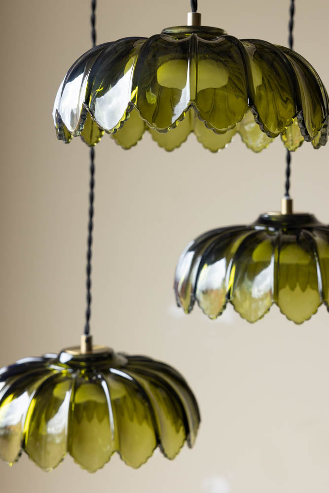 Lumière de palmier de l'île déserte en grappe dorée et verte