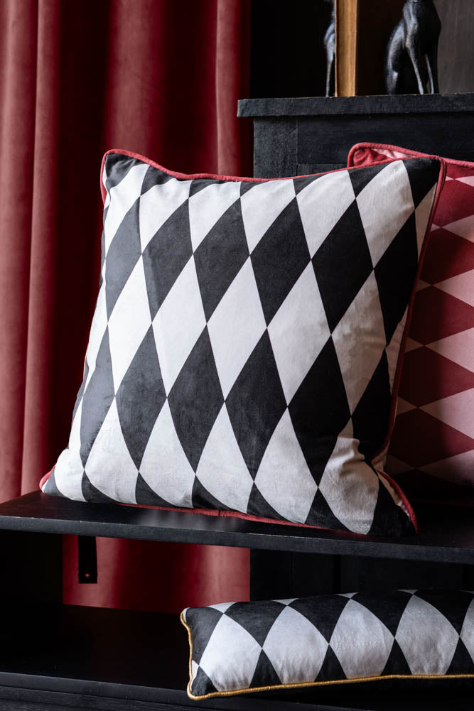 Coussin étoile brodé monochrome