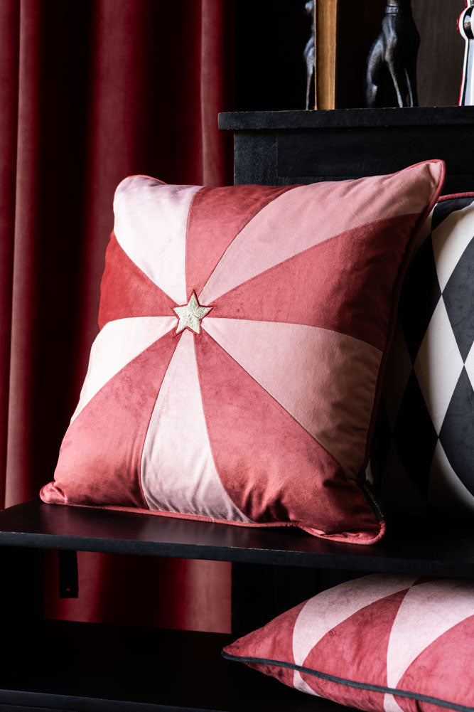 Coussin étoile brodée rose et rouge