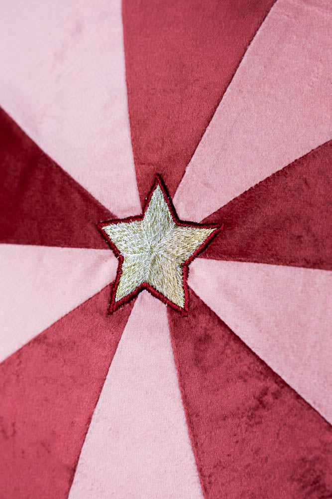Coussin étoile brodée rose et rouge