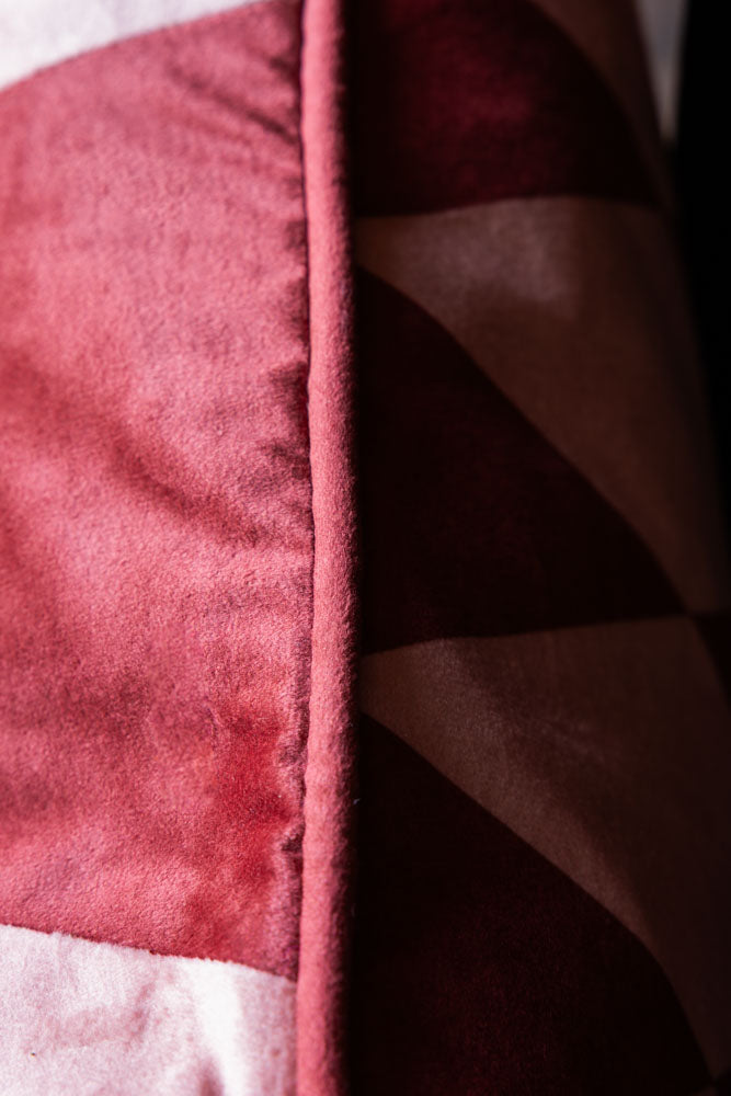 Coussin étoile brodée rose et rouge