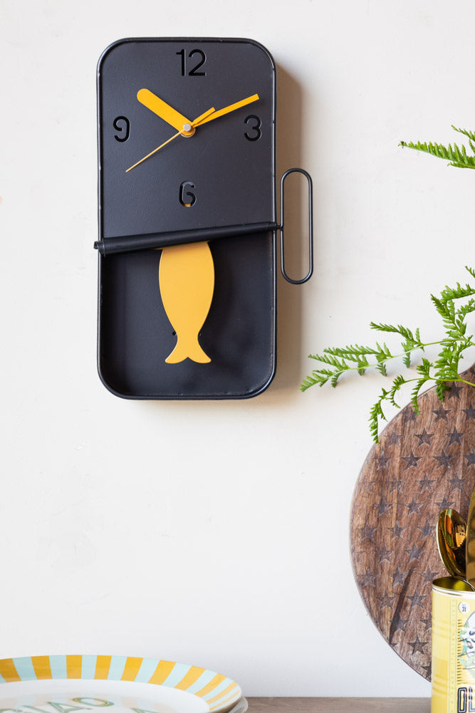 Horloge murale à pendule en forme de boîte de sardines