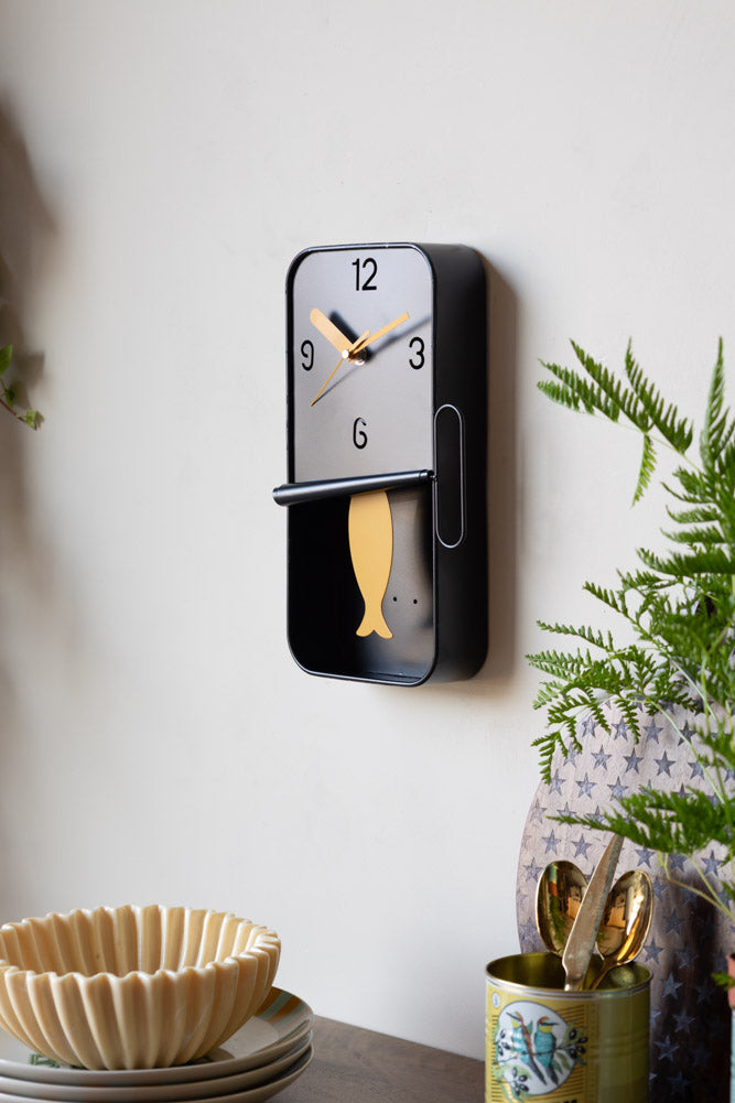 Horloge murale à pendule en forme de boîte de sardines