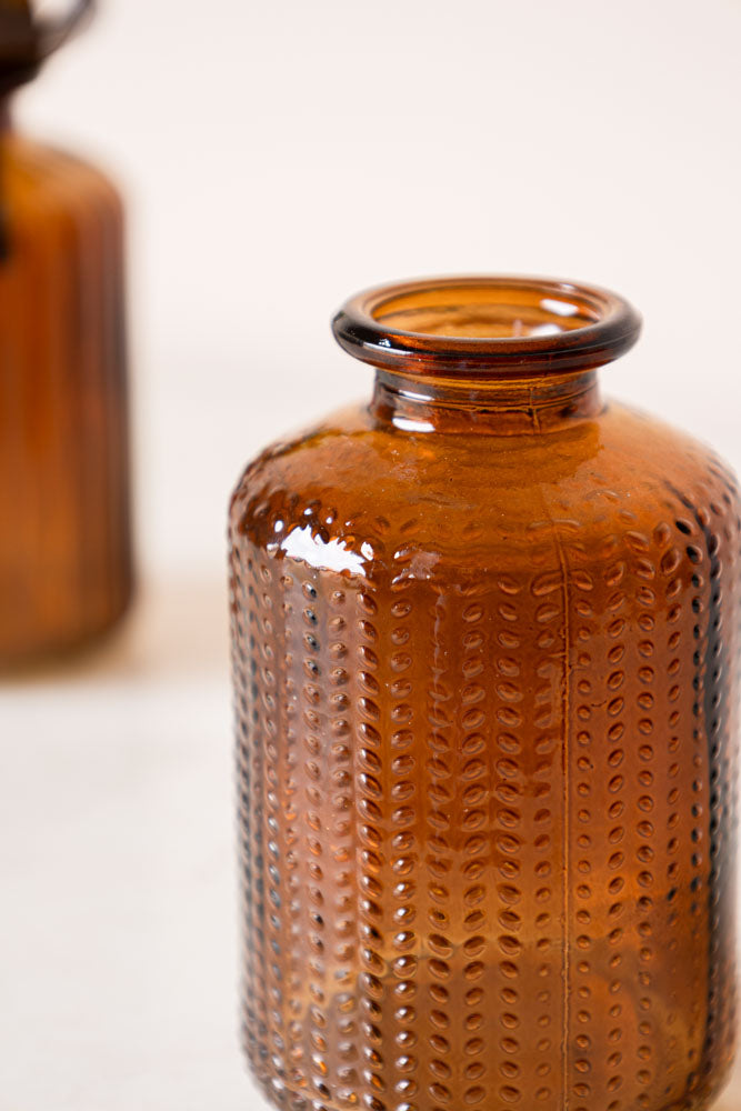 Lot de 2 bouteilles en verre gaufré de couleur ambre