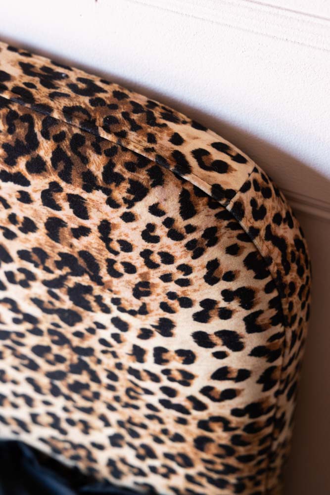 Le lit en velours Leopard Love - Disponible en 2 tailles
