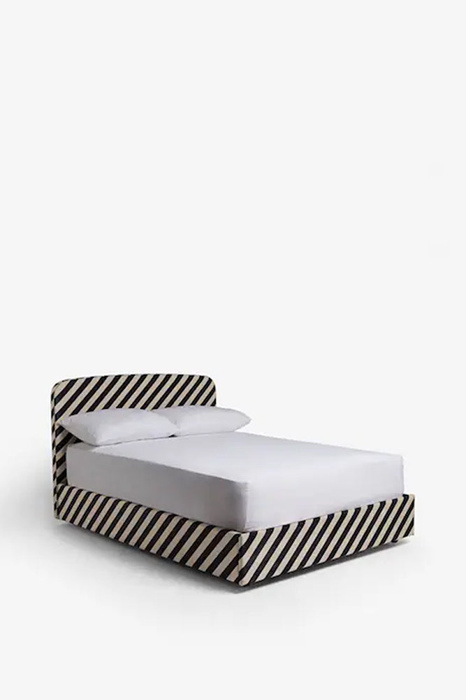 Le lit en velours Studio Stripe sable et noir - Disponible en 2 tailles