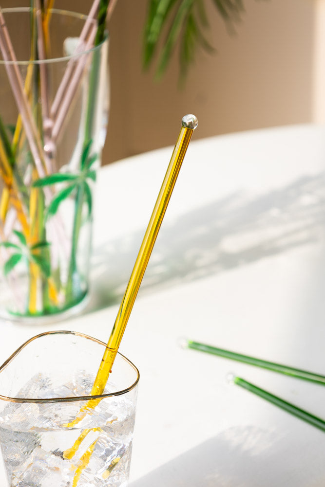 Agitateur à cocktail en verre jaune
