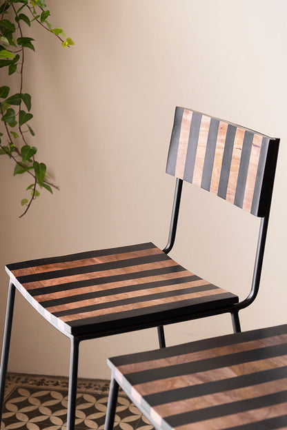 Tabouret de bar en bois à rayures noires