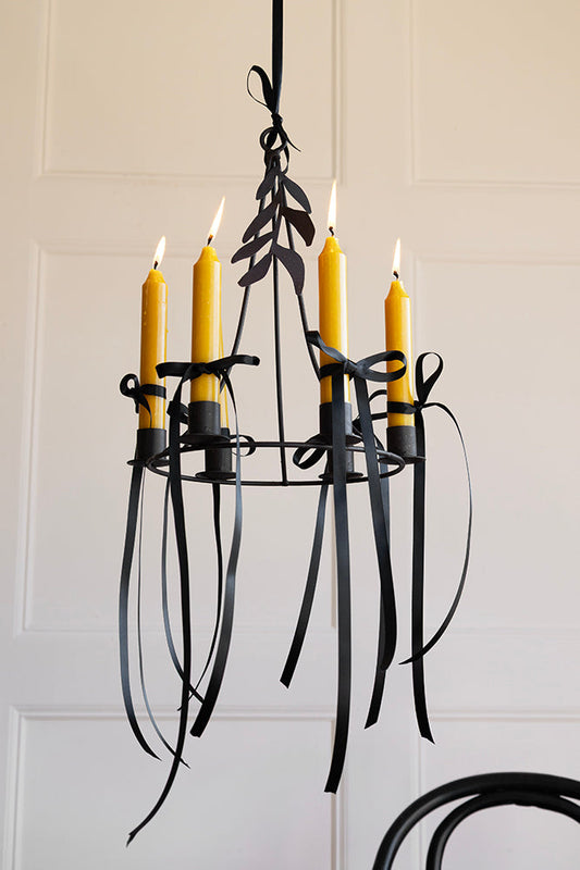 Lustre chandelier en métal chic avec détails en forme de feuille