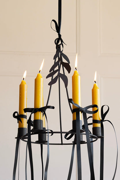 Lustre chandelier en métal chic avec détails en forme de feuille