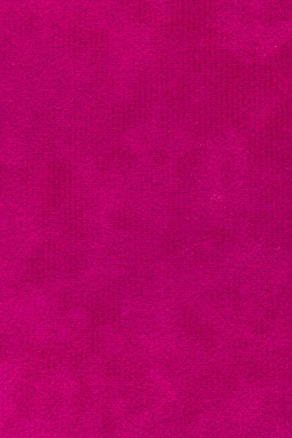 Le fauteuil Edie In Luxe en velours Needlecord rose Harry