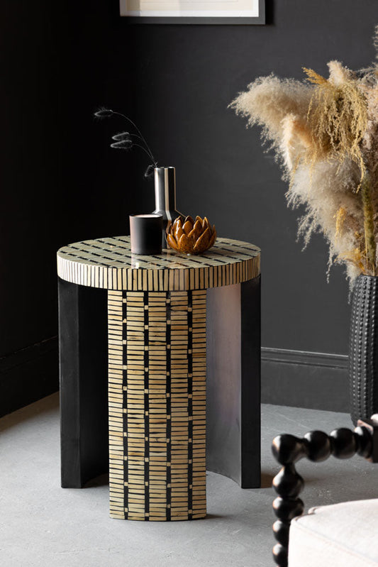 Table d'appoint effet marqueterie de bambou