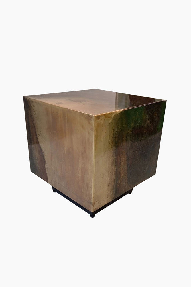 Belle table d'appoint en métal bruni