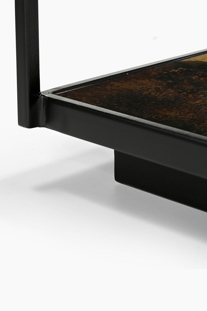 Belle table basse en métal bruni et verre