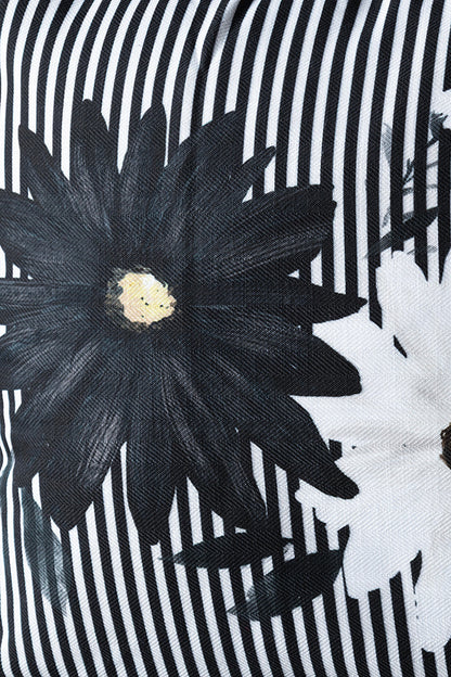 Housse de coussin florale à rayures noires et naturelles avec bord à volants