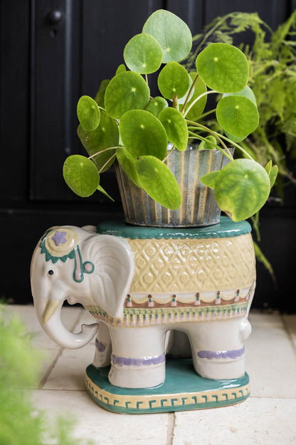Ornement décoratif en forme d'éléphant