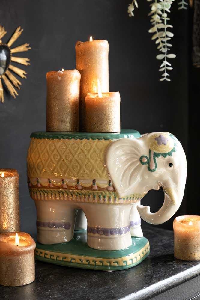 Ornement décoratif en forme d'éléphant