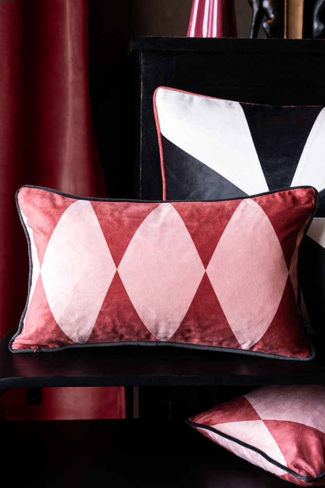 Coussin brodé doré « Fun For All »