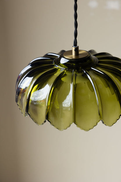 Lumière de palmier de l'île déserte en grappe dorée et verte