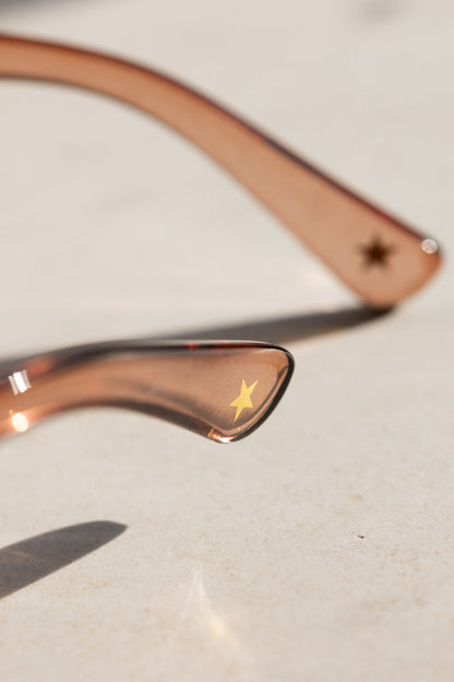 Lunettes de soleil à monture rose et strass