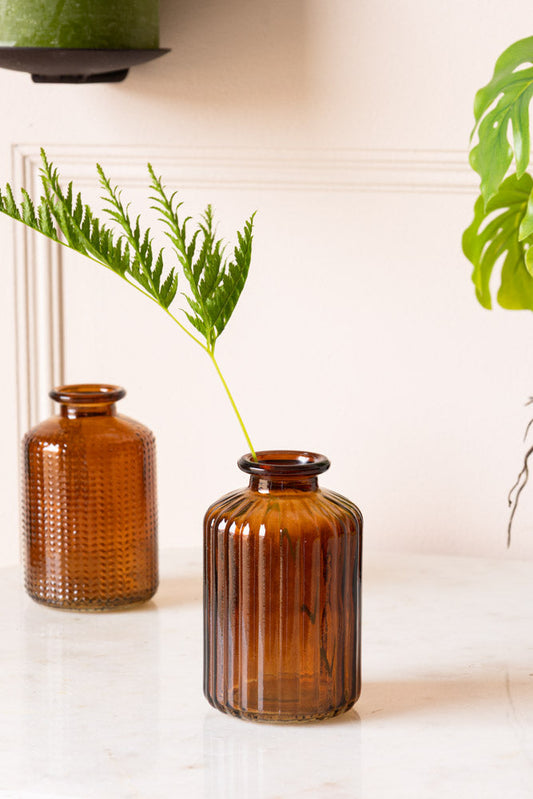 Lot de 2 bouteilles en verre gaufré de couleur ambre
