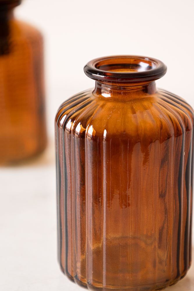Lot de 2 bouteilles en verre gaufré de couleur ambre