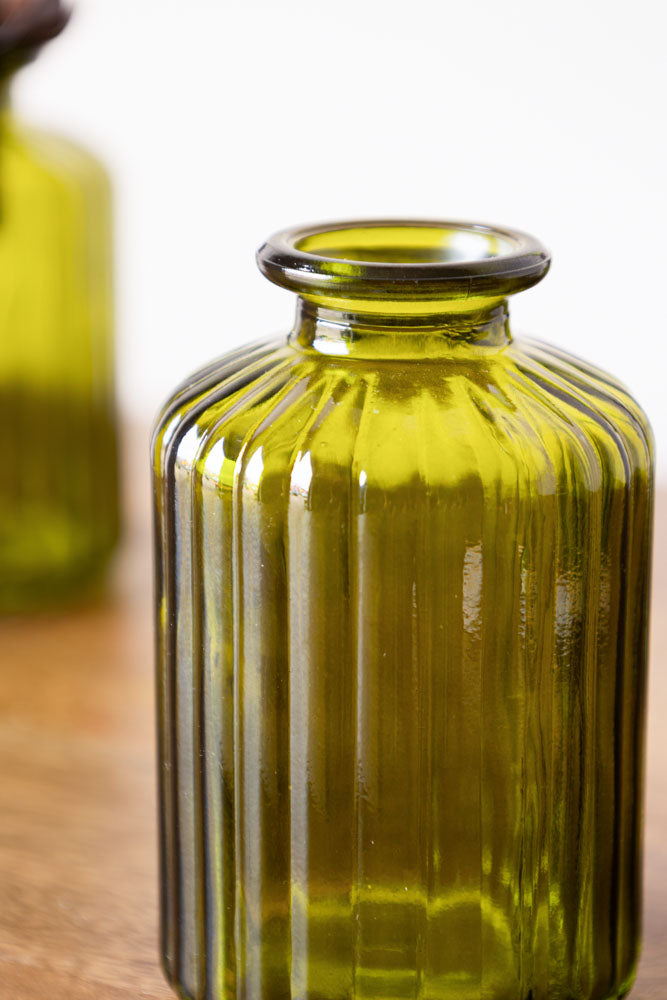 Lot de 2 bouteilles en verre gaufré vert