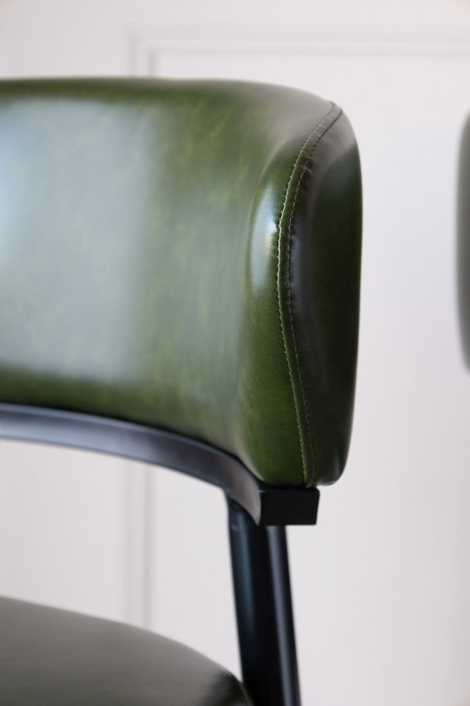 Le tabouret de bar Blake en vert forêt