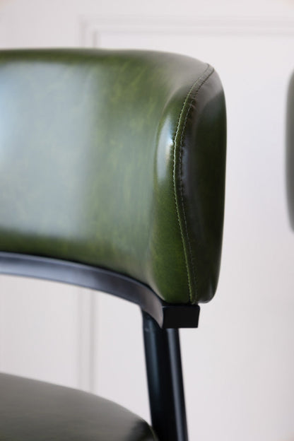 Le tabouret de bar Blake en vert forêt