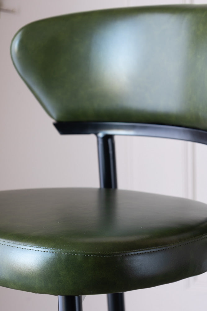 Le tabouret de bar Blake en vert forêt