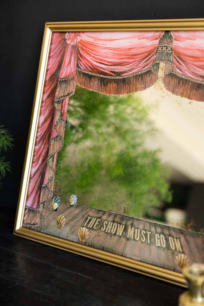 Le spectacle doit continuer Miroir