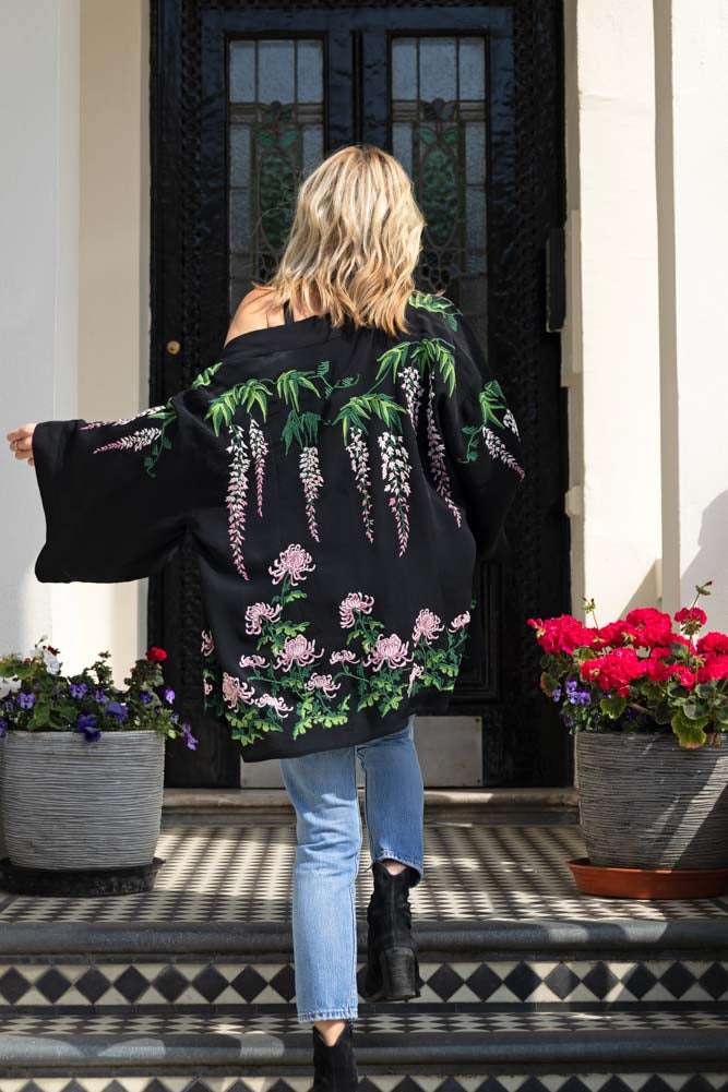 Kimono noir Glycine et chrysanthèmes - Disponible en 2 longueurs
